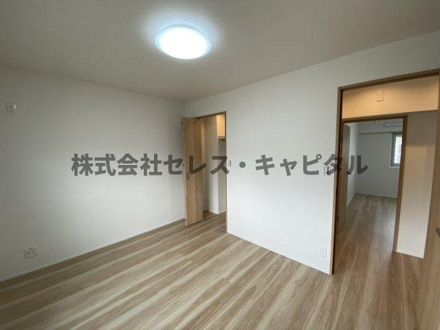 今川団地38号棟の洋室|落ち着いた色調の洋室です