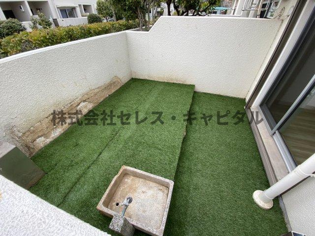 今川団地38号棟の庭|たまにはお庭で休日を過ごしてみるのもよいかもしれません