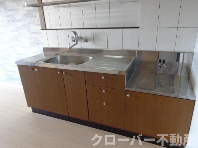 ステイブル円座のキッチン|キッチン