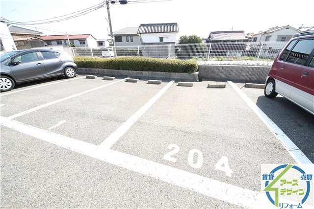 ウエストビレッジの駐車場