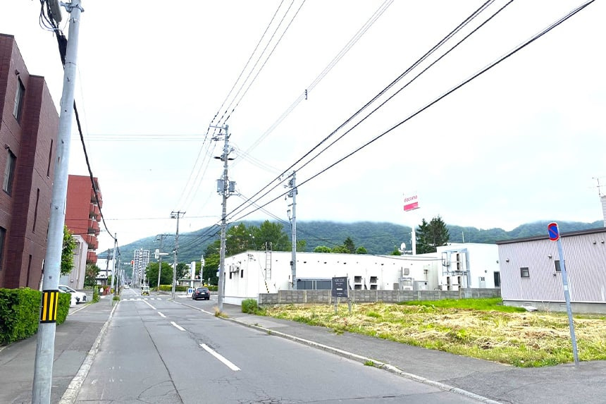 【建築条件付き】中央区南11条西16丁目　B区画の前面道路含む現地写真