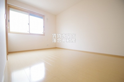 【寝室】 | FLORAⅡ | 落ち着いた色調のお部屋