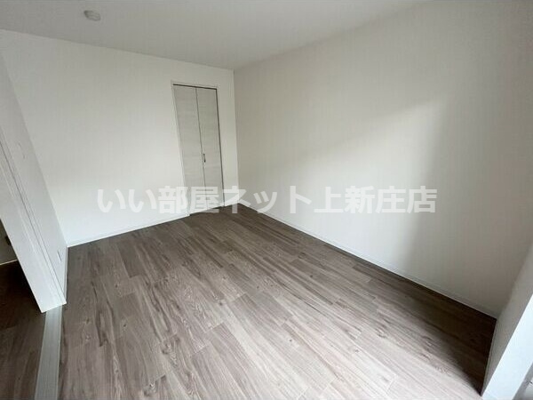 アート千里山月が丘の洋室