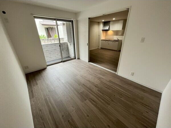 アート千里山月が丘の洋室