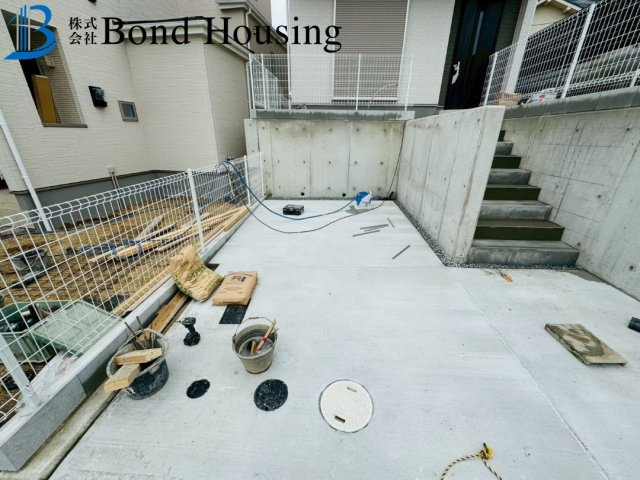性能評価取得物件　南多聞台5丁目　新築3区画　B号棟の周辺