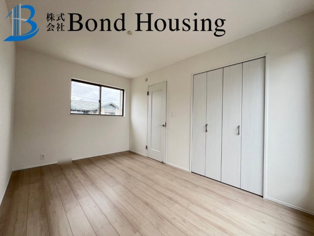 性能評価取得物件　南多聞台5丁目　新築3区画　B号棟の洋室