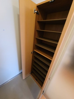 【玄関】 | Stadt Port | トールタイプの靴箱です。収納力は十分あります。