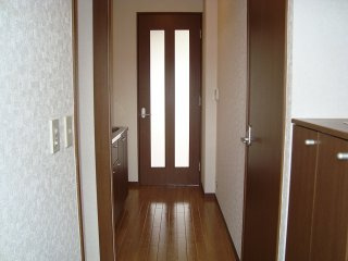 ホワイトガーデンの内装|廊下