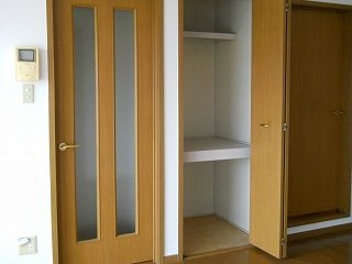 グランメゾンⅡの居間・リビング|ゆったり過ごせるリビングです