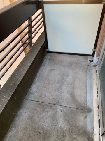 【バルコニー】