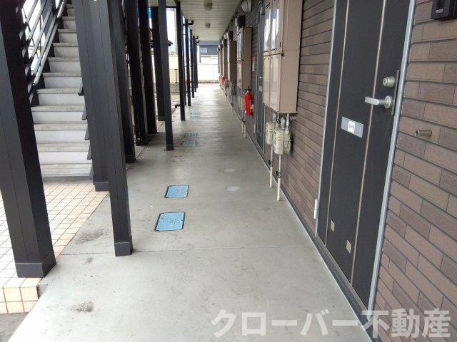 レオネクストアルファのエントランス