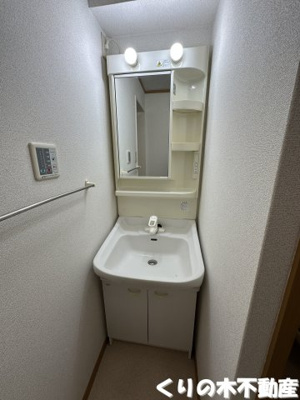 【洗面所】 | ルミナスカタヤマＡ | 反転タイプのお部屋です（現況を優先します）