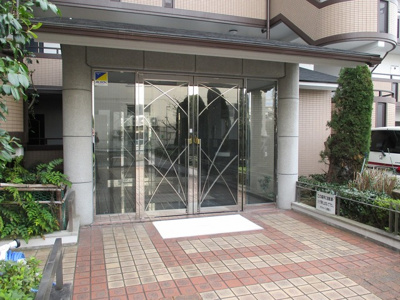 【エントランス】 | テラート１ | 落ちついた外観にマッチしたエントランスです