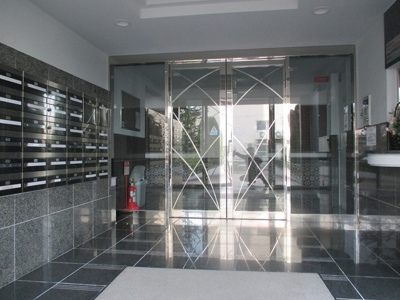 【エントランス】 | テラート１ | キレイなエントランスロビーです