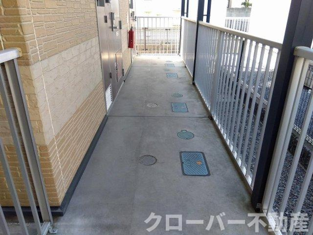 レオパレスヴィラージュ丸亀のエントランス