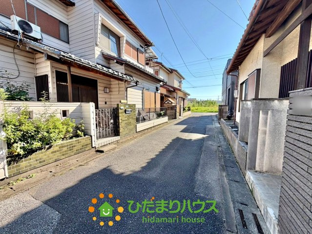 加須市富士見町1期　中古一戸建ての前面道路含む現地写真