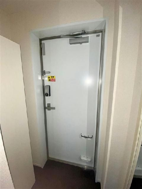 クレイノ練馬光が丘の玄関