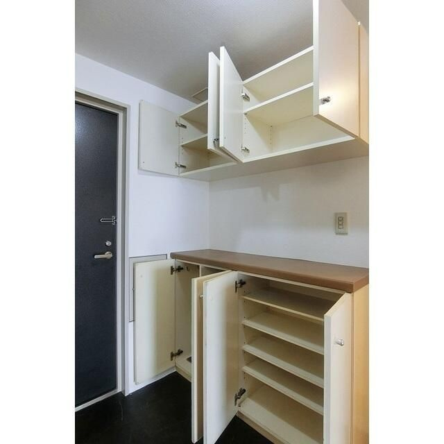 スカイプラザ・ユーカリが丘ウエストタワーの収納