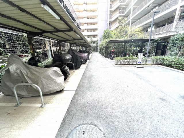 メイツ深川住吉の駐輪場|バイク置き場