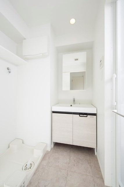 エンクレスト博多駅前ARTの洗面所|コンパクトで使いやすい洗面所