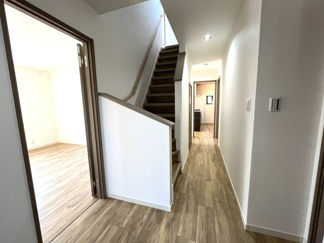 【その他】 | 仲介手数料無料！有帆小学校に通えるリフォーム済み中古住宅　山陽小野田市共和台 | 階段です