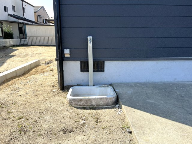 【駐車場】 | 仲介手数料無料！有帆小学校に通えるリフォーム済み中古住宅　山陽小野田市共和台 | 立水栓もあります