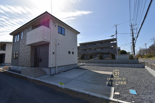 GRACE　水戸市小吹町　2期 　1の駐車場|駐車場は十分なスペース。ご家族それぞれが車をご所有の場合や、来客の際も安心です。
内覧可能です。ご予約はHPから、またお電話でもお気軽にどうぞ。