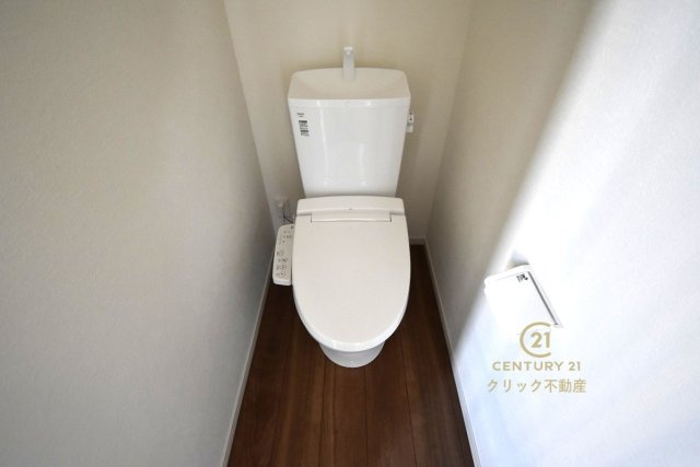 GRACE　水戸市小吹町　2期 　1のトイレ|毎日使う空間と機能だから、いつまでも清潔なスペースであってほしいのがトイレです。お掃除しやすいシンプルなデザインです。