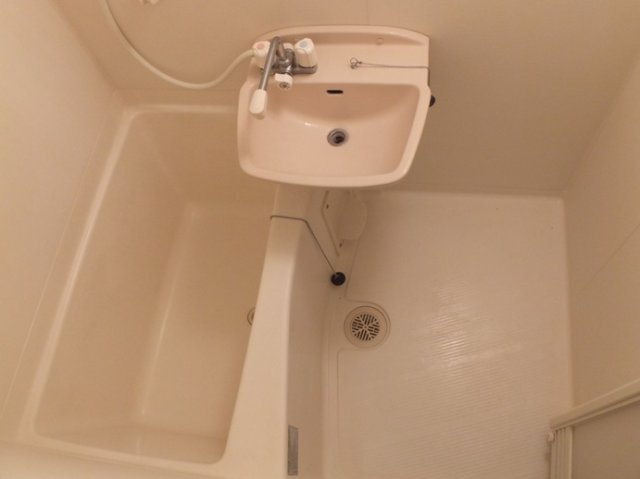 レオパレスサンロードの浴室|浴室乾燥機付き