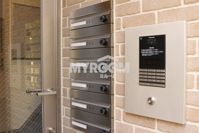 コンズハウス（KONZ HOUSE）のエントランス