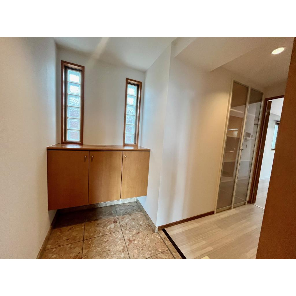 メゾン・ド・オーキッドの玄関