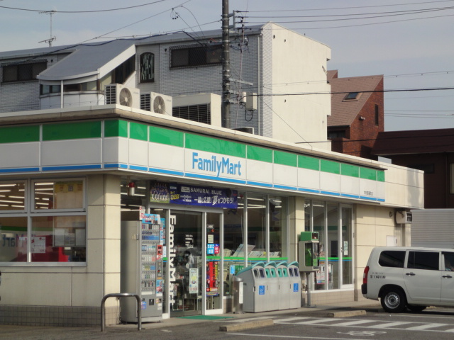 ブルーム　ガーデニアの周辺|ファミリーマート中村草薙町店まで458ｍ