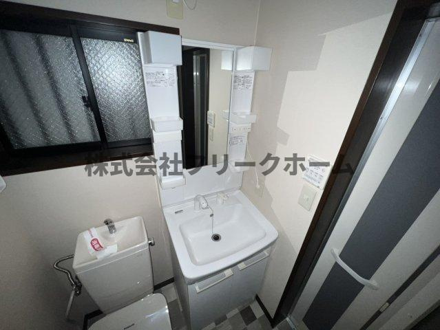 武蔵野市境１丁目のアパートの独立洗面台