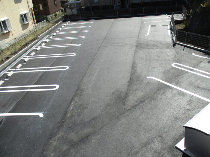 パルティーレの駐車場