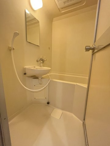 マンションカミュの浴室