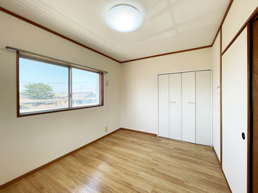 ドエル昭和の洋室