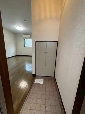 アゼリアハイツの玄関