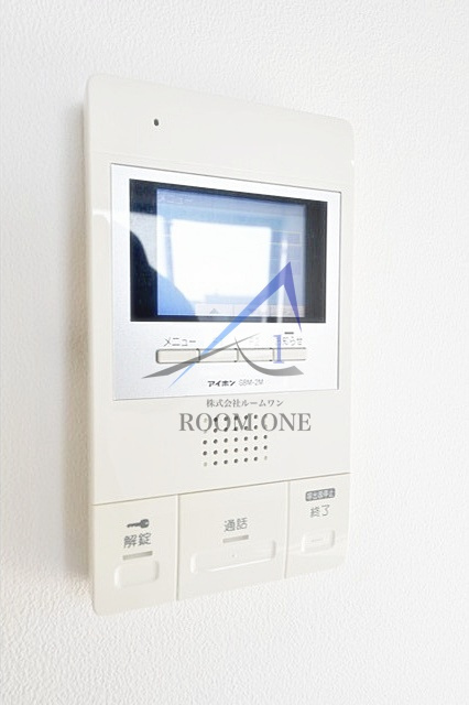 エルフローラ三軒茶屋のセキュリティ|モニター付インターホンです。