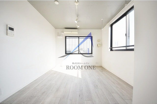 エルフローラ三軒茶屋の居間・リビング|洋室のお部屋です。