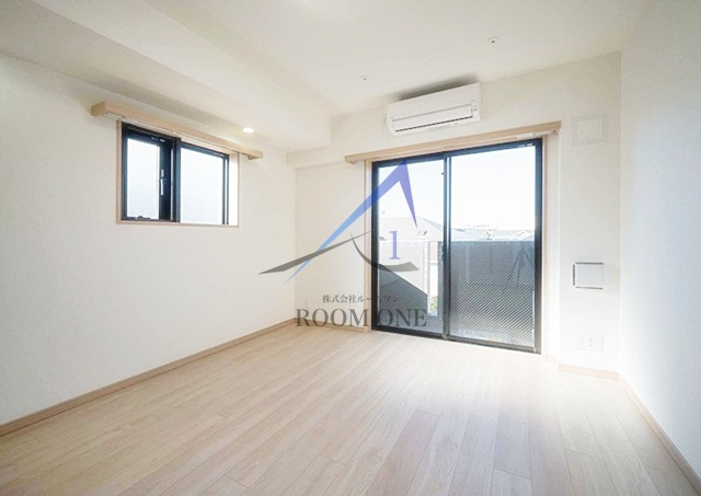 ルーブル武蔵中原弐番館の居間・リビング|洋室のお部屋です。