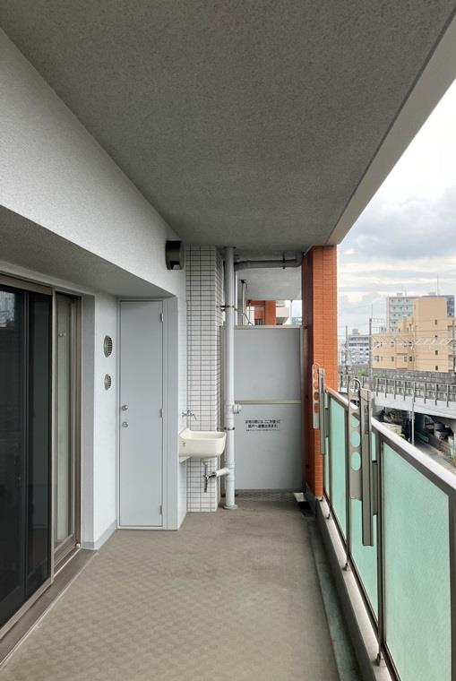 川崎サイトシティⅡ番館のバルコニー