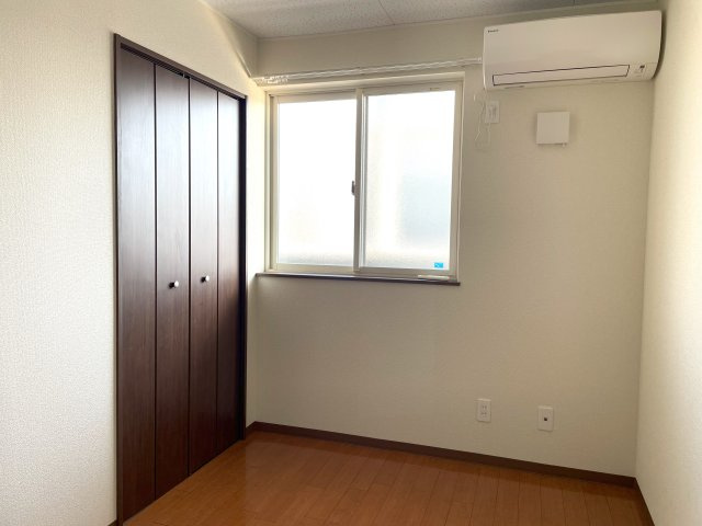 ハイツオウルの洋室