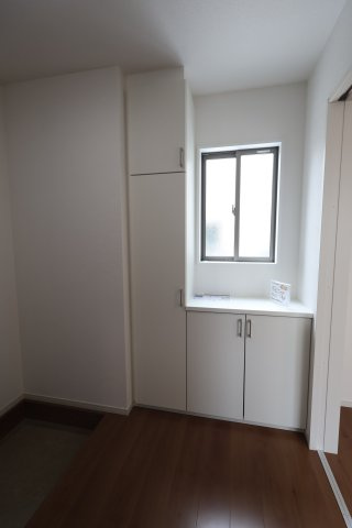 《仲介手数料無料》上尾市本町６丁目1-13新築一戸建てTerrechezの玄関