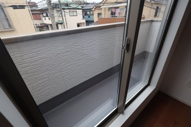 《仲介手数料無料》上尾市本町６丁目1-13新築一戸建てTerrechezのバルコニー