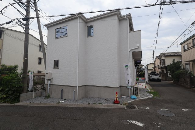 《仲介手数料無料》上尾市本町６丁目1-13新築一戸建てTerrechezの外観