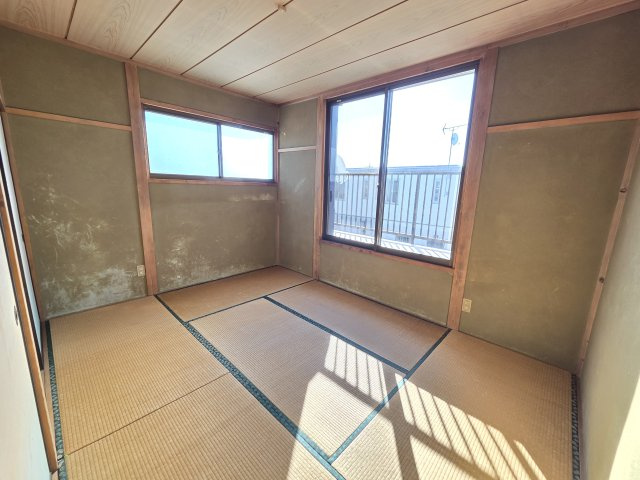 伊勢崎市境美原　中古住宅の和室|2階6帖の和室です。