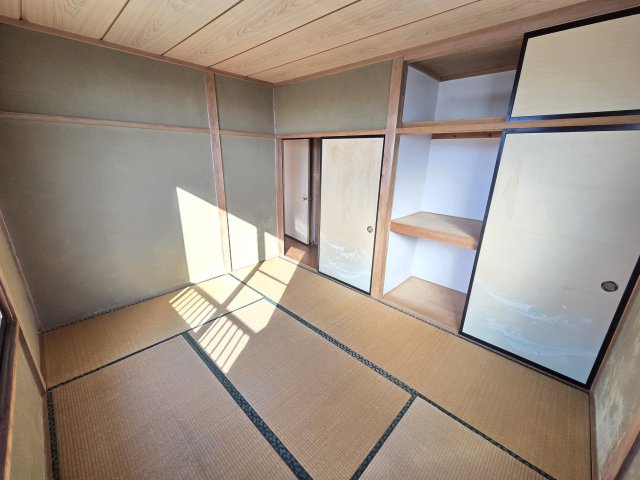 伊勢崎市境美原　中古住宅の収納|2階6帖の和室です。