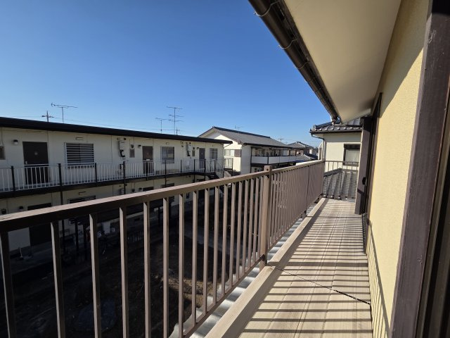 伊勢崎市境美原　中古住宅のバルコニー|バルコニーは南向きなので日当たり良好！