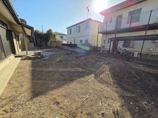 伊勢崎市境美原　中古住宅の庭|お庭は広々としています！ガーデニングや家庭菜園も楽しめそう！