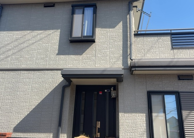【構造・工法・仕様】 | 木造住宅とは土台、壁、柱など建築物の強度を支える構造体の材に木が使用されている構造を指します。構造体は建物の自重を支えるだけではなく風圧や水圧、積裁荷重などあらゆる衝撃に耐えるための基礎です。